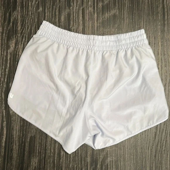 Vuori Women’s Clementine Short 2.0 4” Inseam in Periwinkle, Size Large - Picture 11 of 14